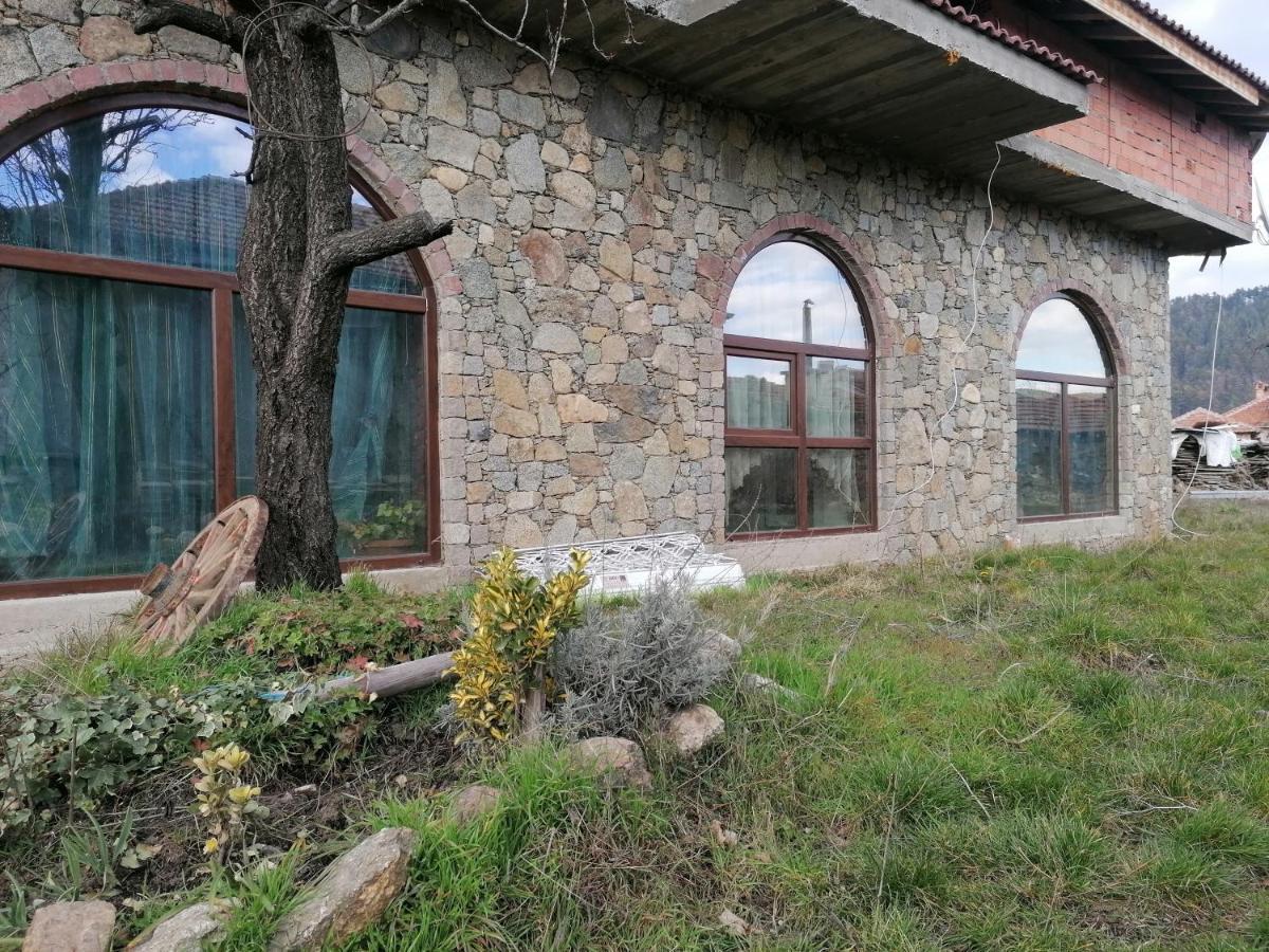 Лилянината Къща Villa Kalofer Buitenkant foto